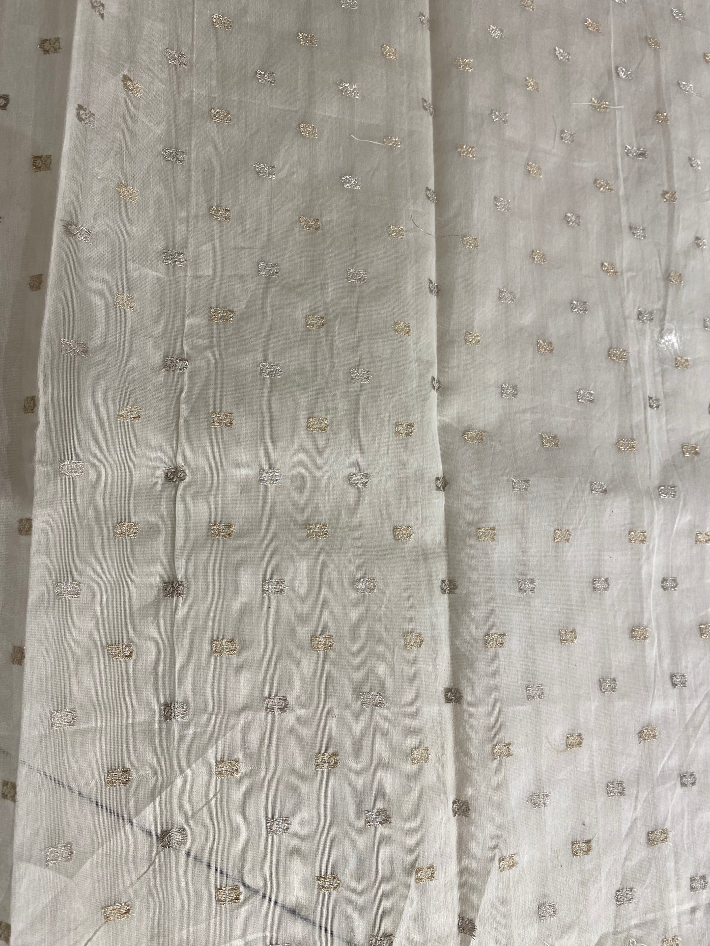 Off-White Organza Saree With Perl Work, With Unstitched Blouse