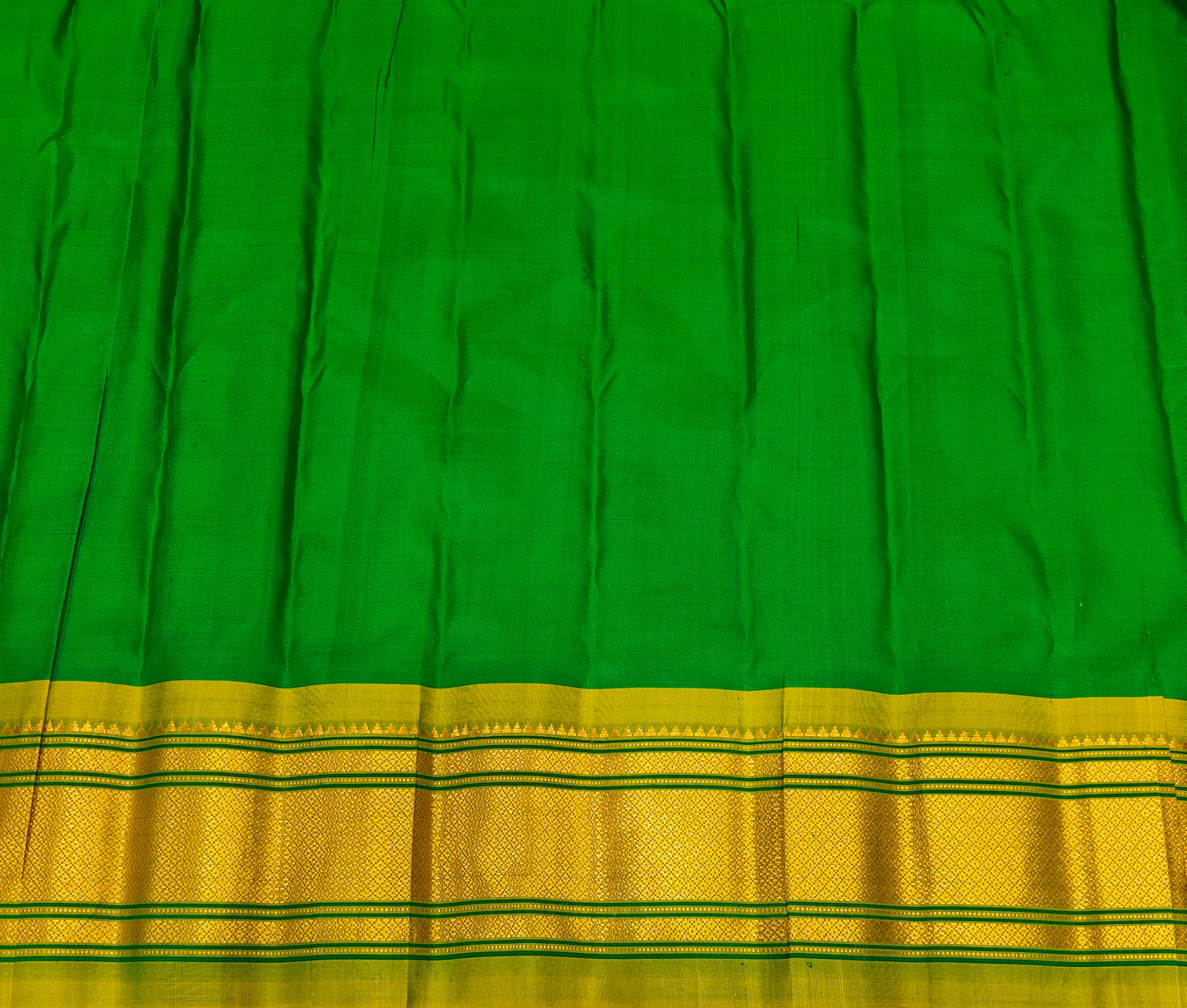 Parrot Green Gadwal Silk Sarees With Unstiched Blouse