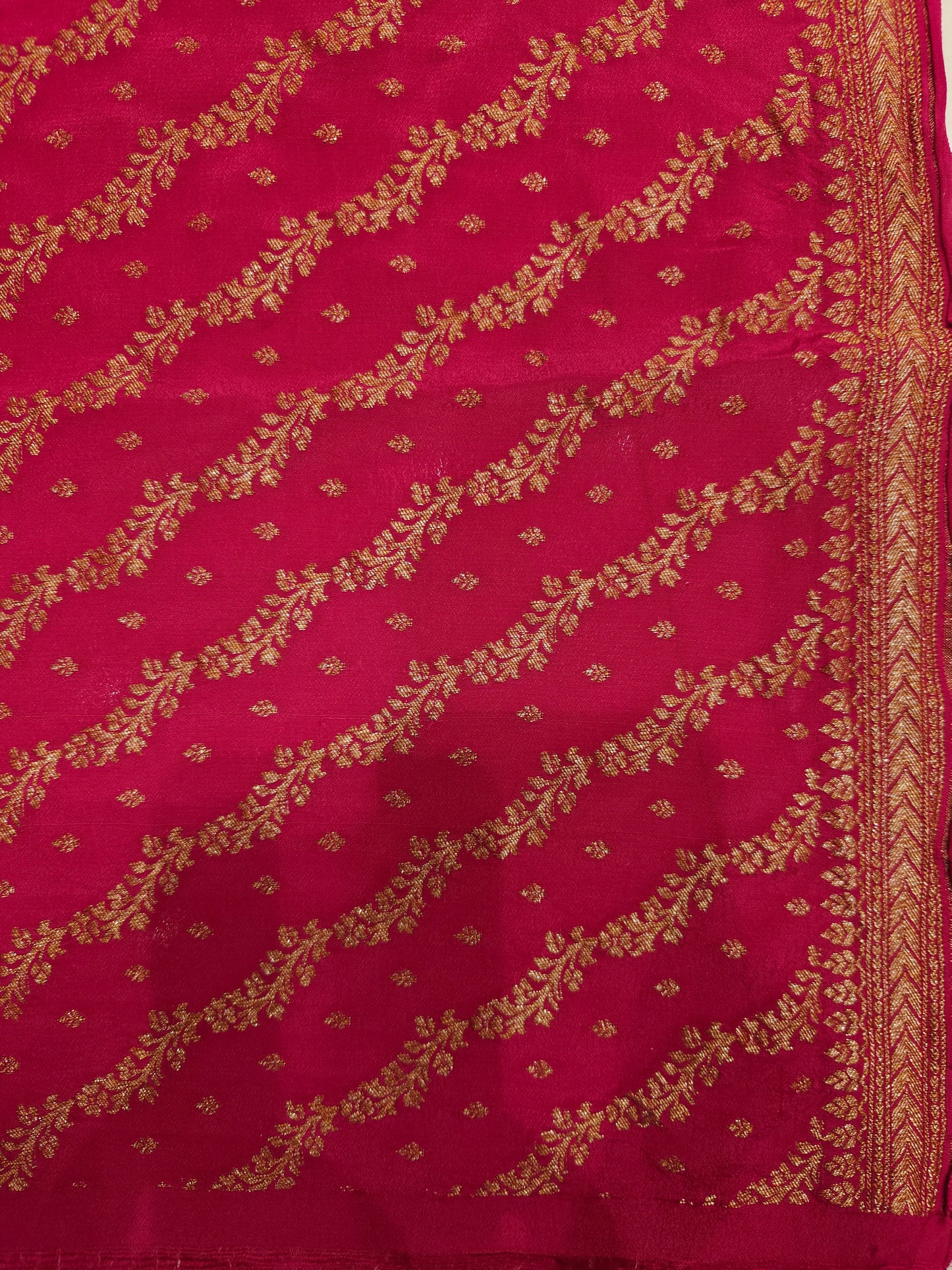 Mauve pink crepe khaddi Banarasi silk saree with intricate gold zari work and matching unstitch blouse, traditional wear by Saarang Sarees.