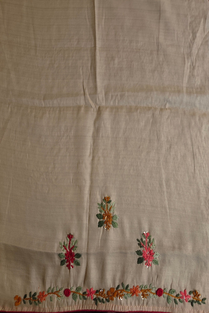 Off-White Semi Munga Silk French Knot Hand Embroidery Work Saree, With Unstiched Blouse