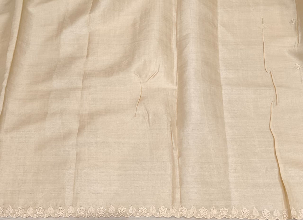 Off-White Tussar Applique Work Saree, With Unstiched Blouse