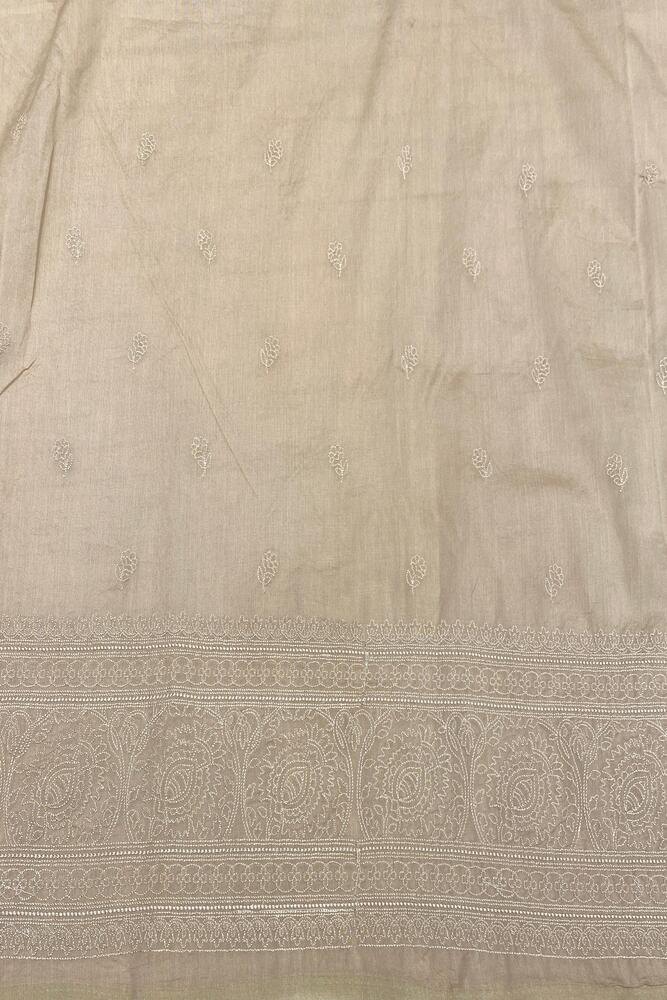 Off-White Organza Saree With Applique Work, With Unstiched Blouse