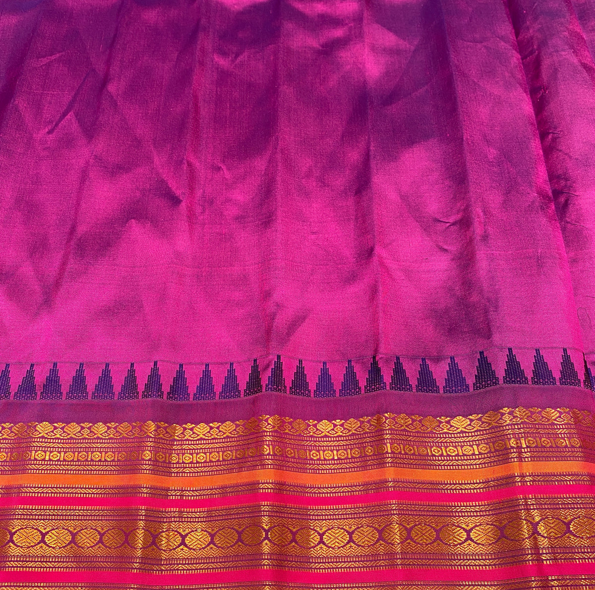 Off-White Gadwal Silk Sarees With Unstiched Blouse