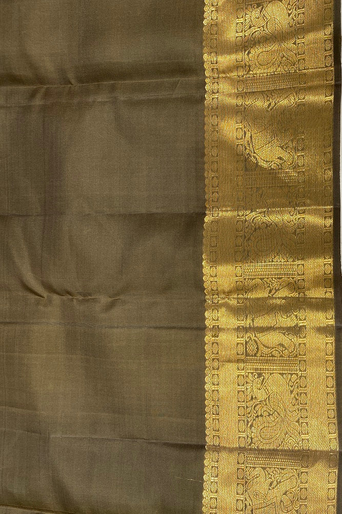 Mehandi Green Pure Kanjeevaram Silk Saree With Border And Blouse Piece