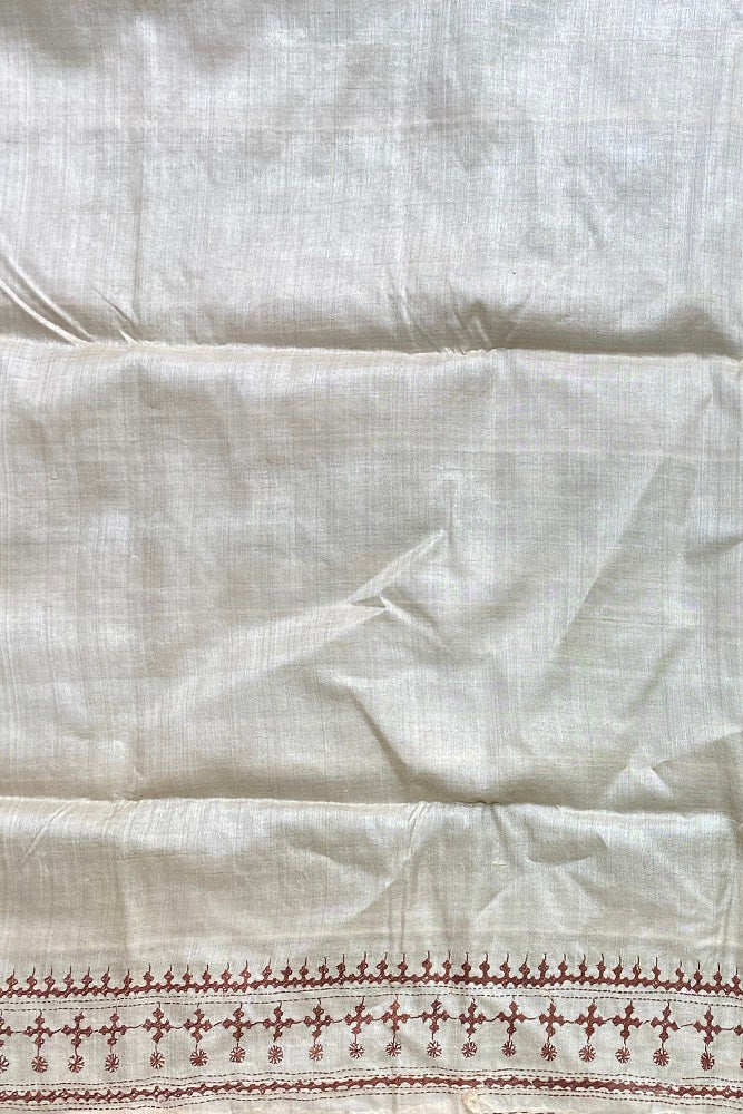 Offwhite Tussar Embroidery Saree With Kantha Work Border, With Unstitched Blouse