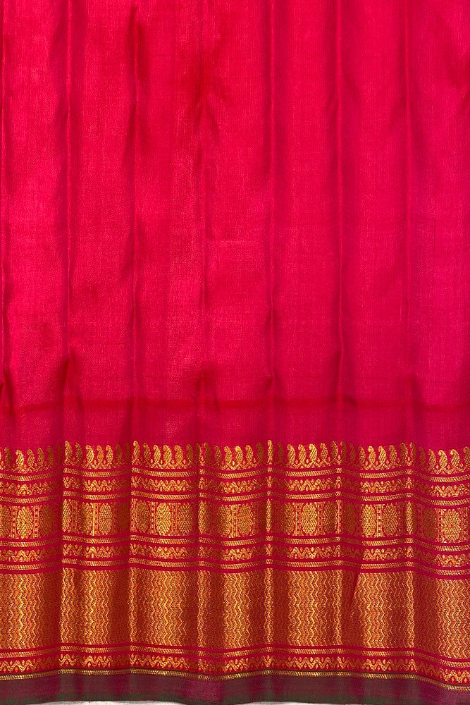 Black Gadwal Silk Saree With Unstiched Contrast Blouse