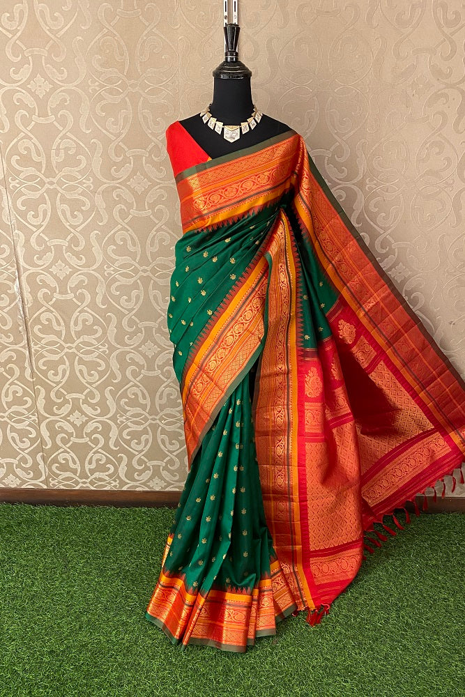 Green Gadwal Silk Saree With Contrast Blouse
