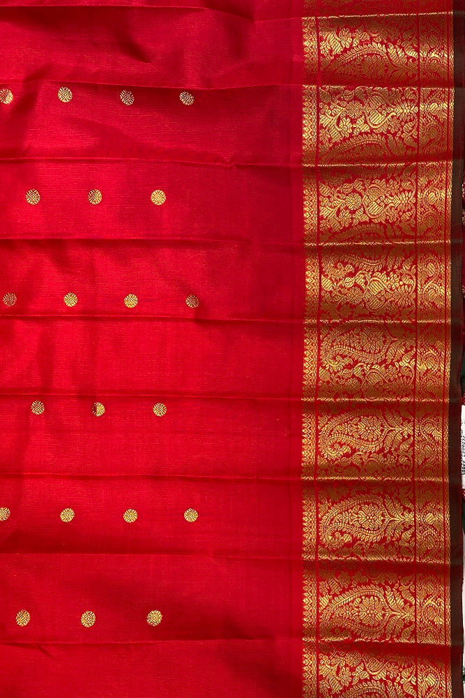 Moss Green Gadwal Silk Saree With Contrast Blouse