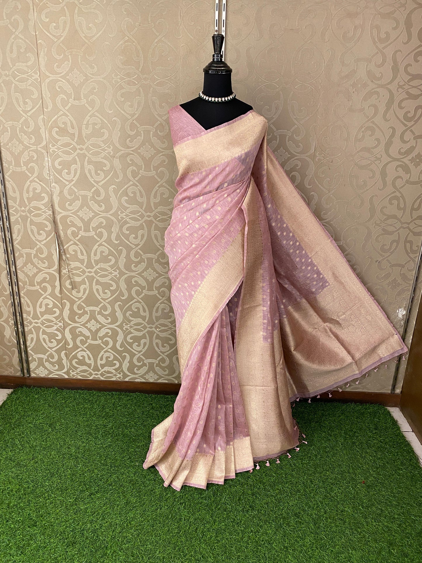 Puprle Linen Banarasi Saree With Unstiched Blouse