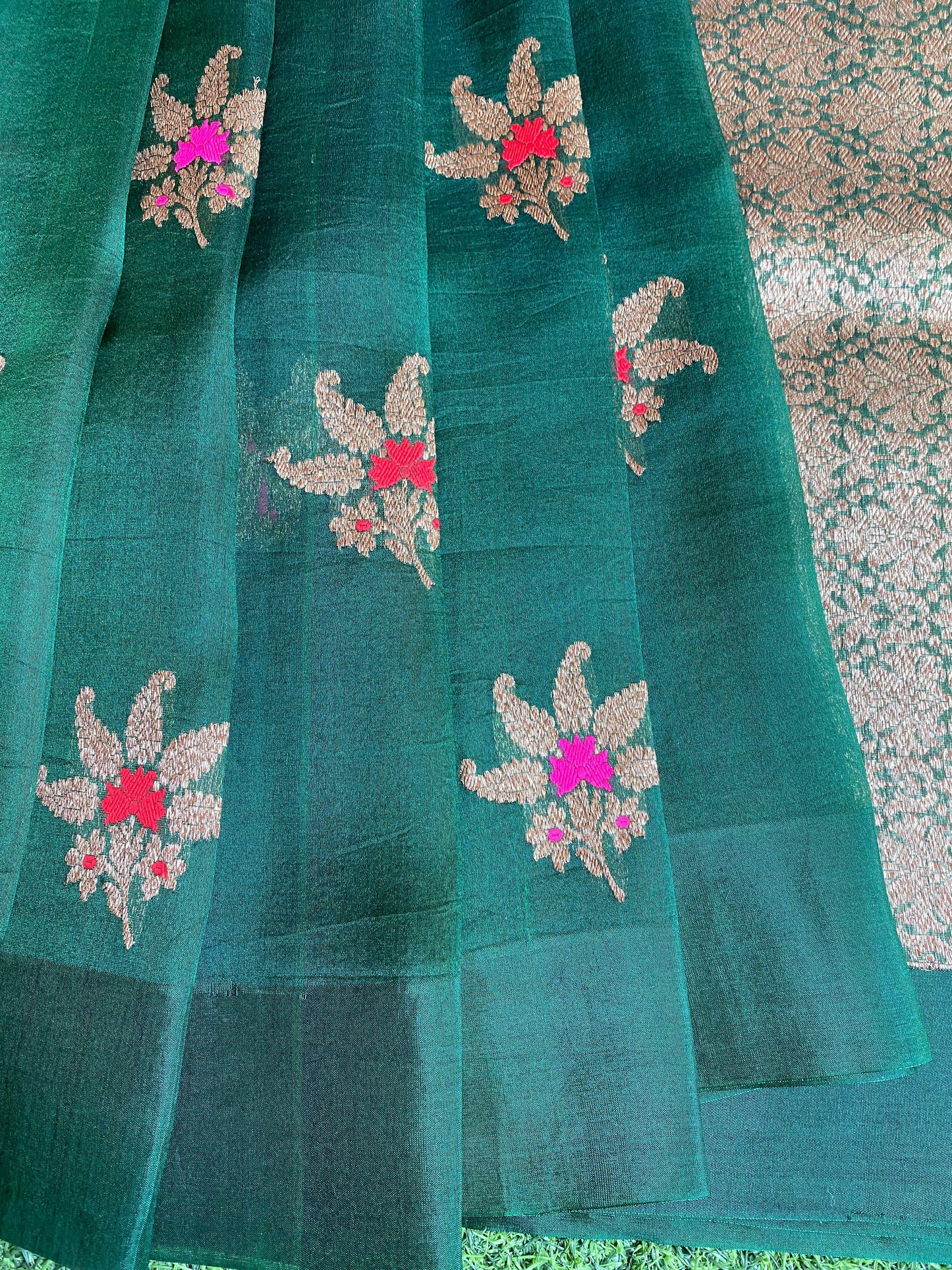 Deep Green Kora Banarasi Silk Saree, With Unstiched Blouse