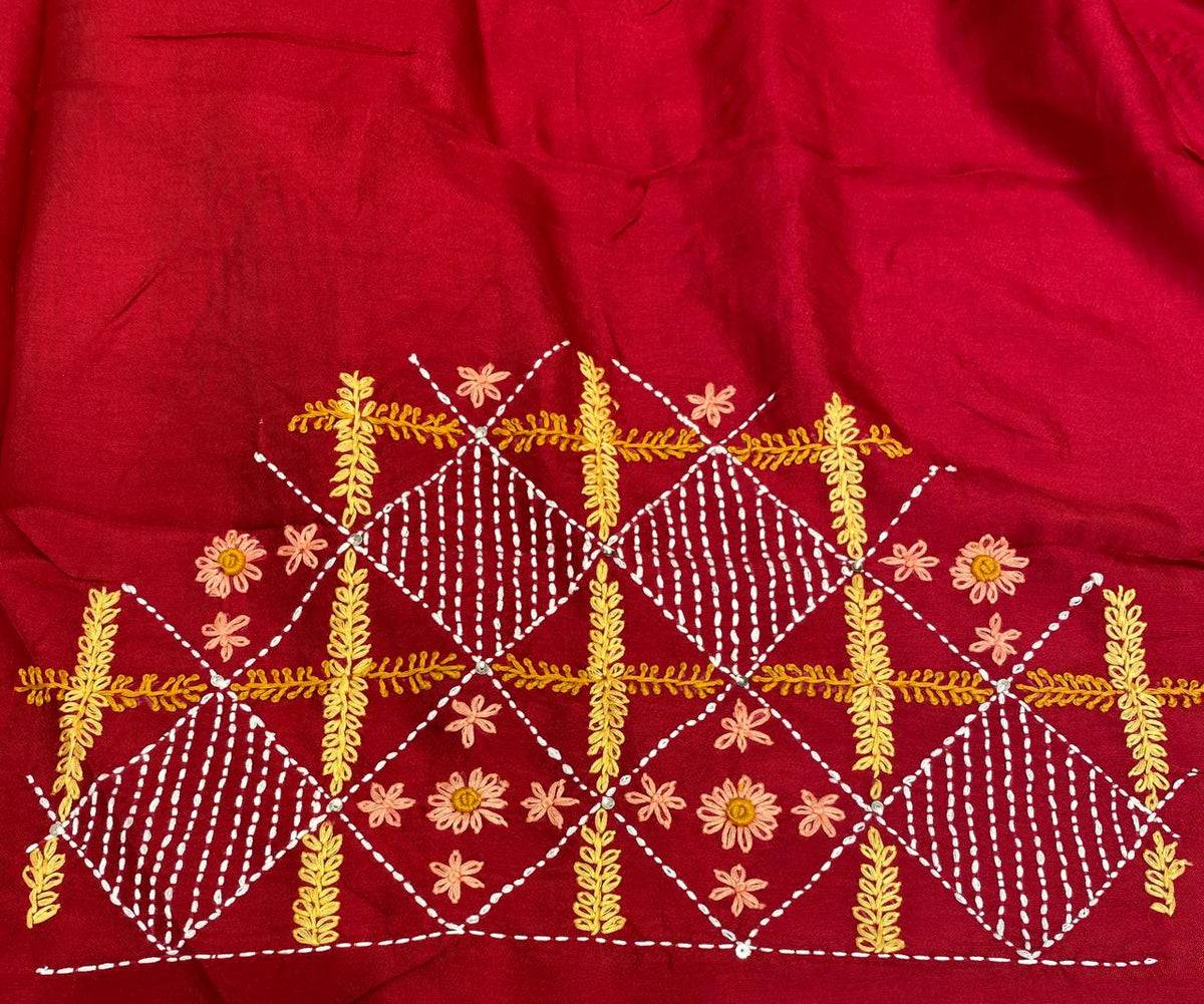 Off-White Munga Silk Saree With Hand Embroidery Work, With Unstiched Blouse
