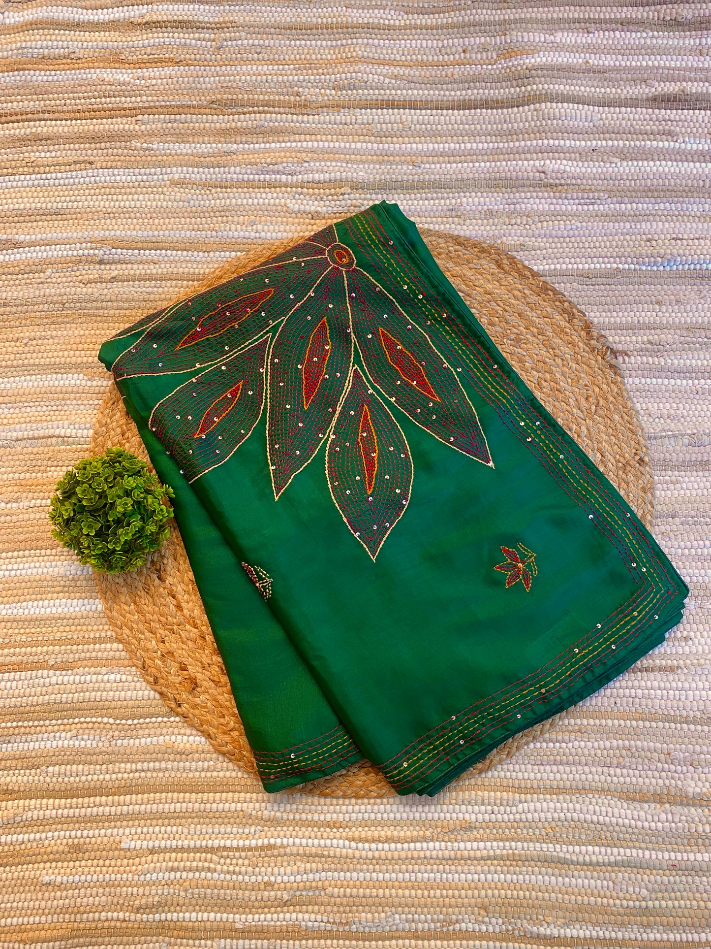 Deep Green Semi Munga Silk French Knot Hand Embroidery Work Saree, With Unstiched Blouse
