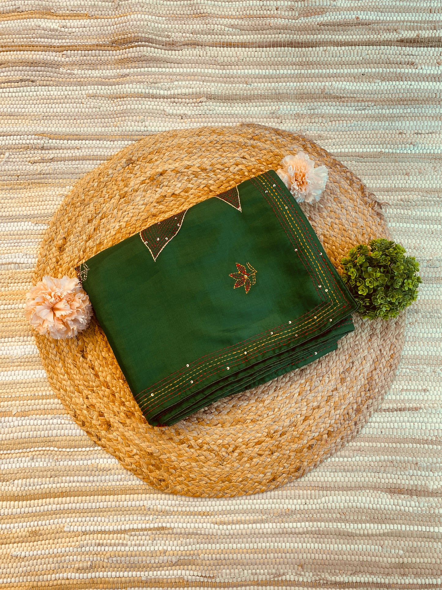 Deep Green Semi Munga Silk French Knot Hand Embroidery Work Saree, With Unstiched Blouse