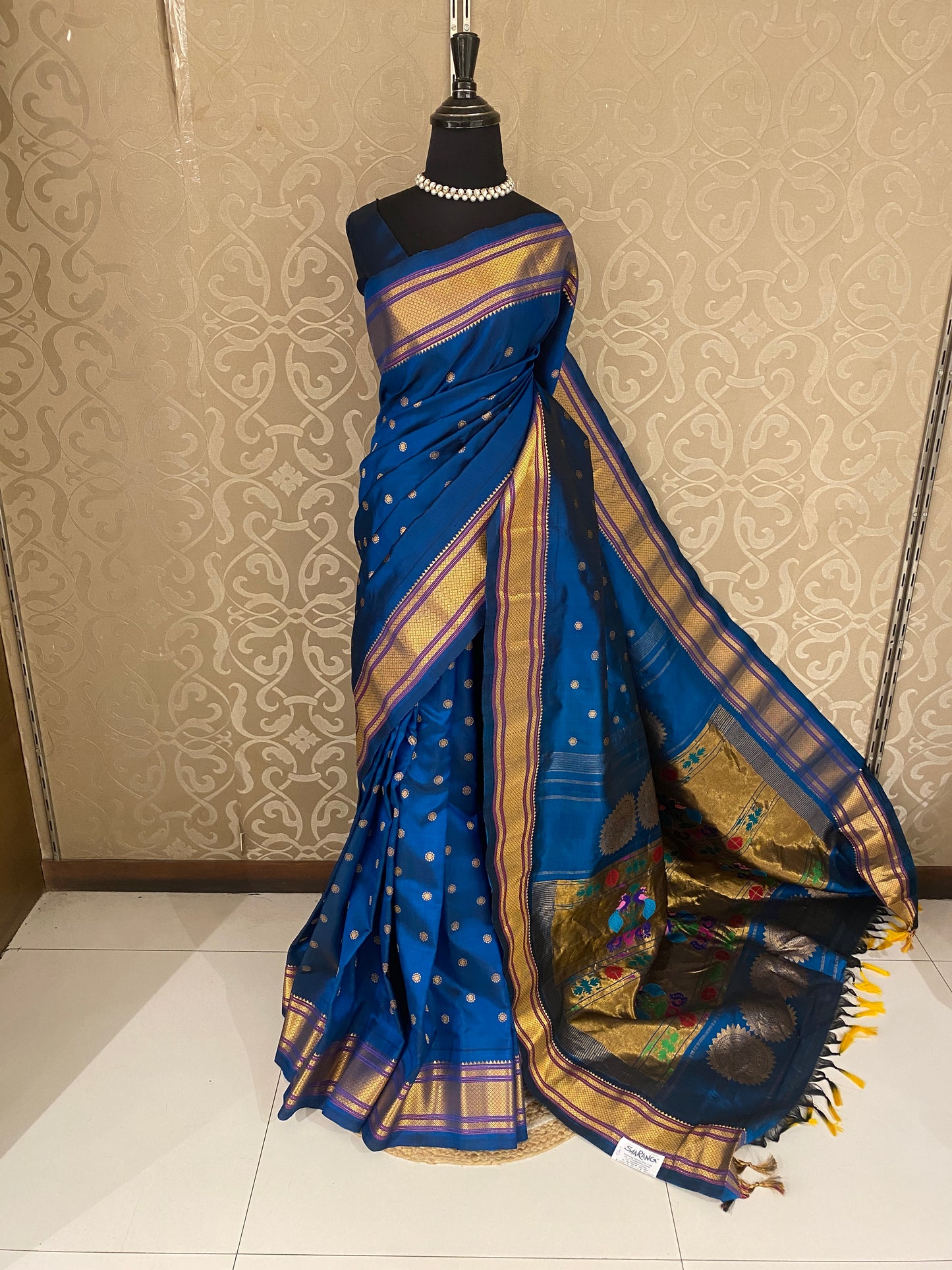 Indigo Blue Gadwal Silk Sarees With Unstiched Blouse