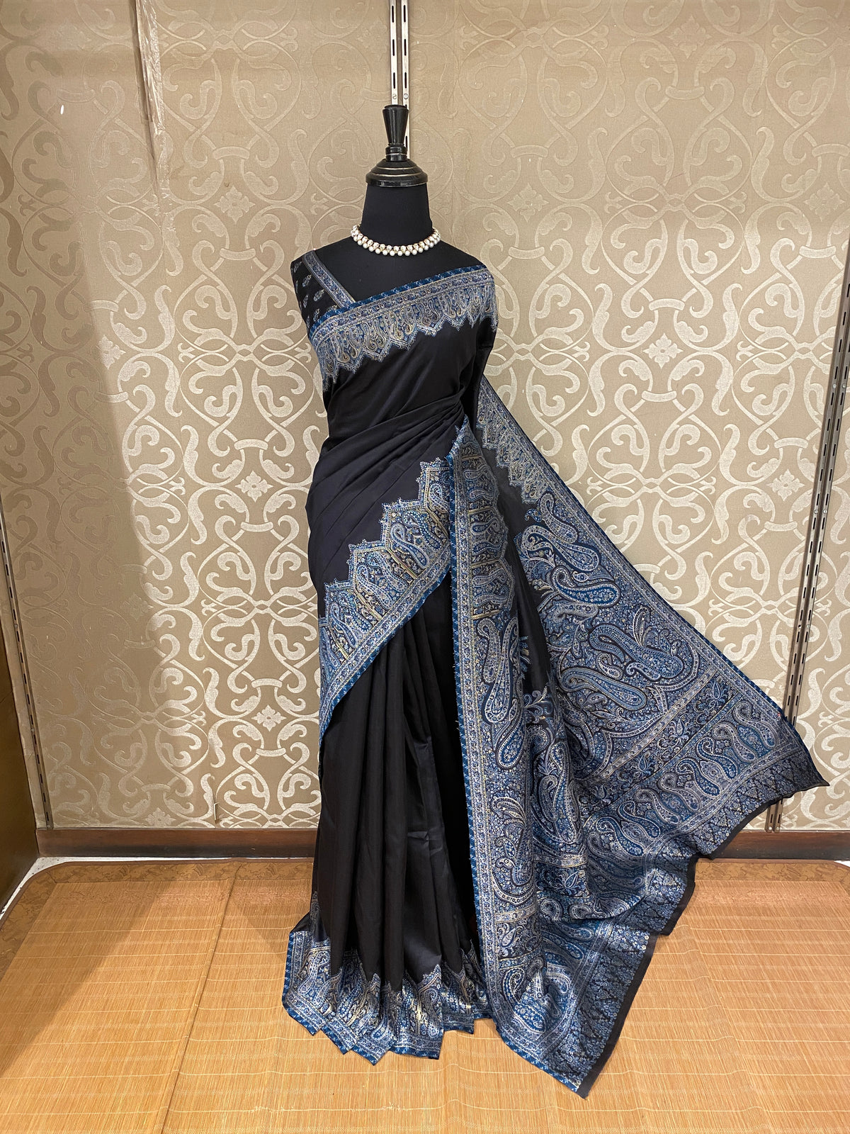 Black Pure Kani Handloom Silk Saree With Unstiched Jamewar Woven Blouse
