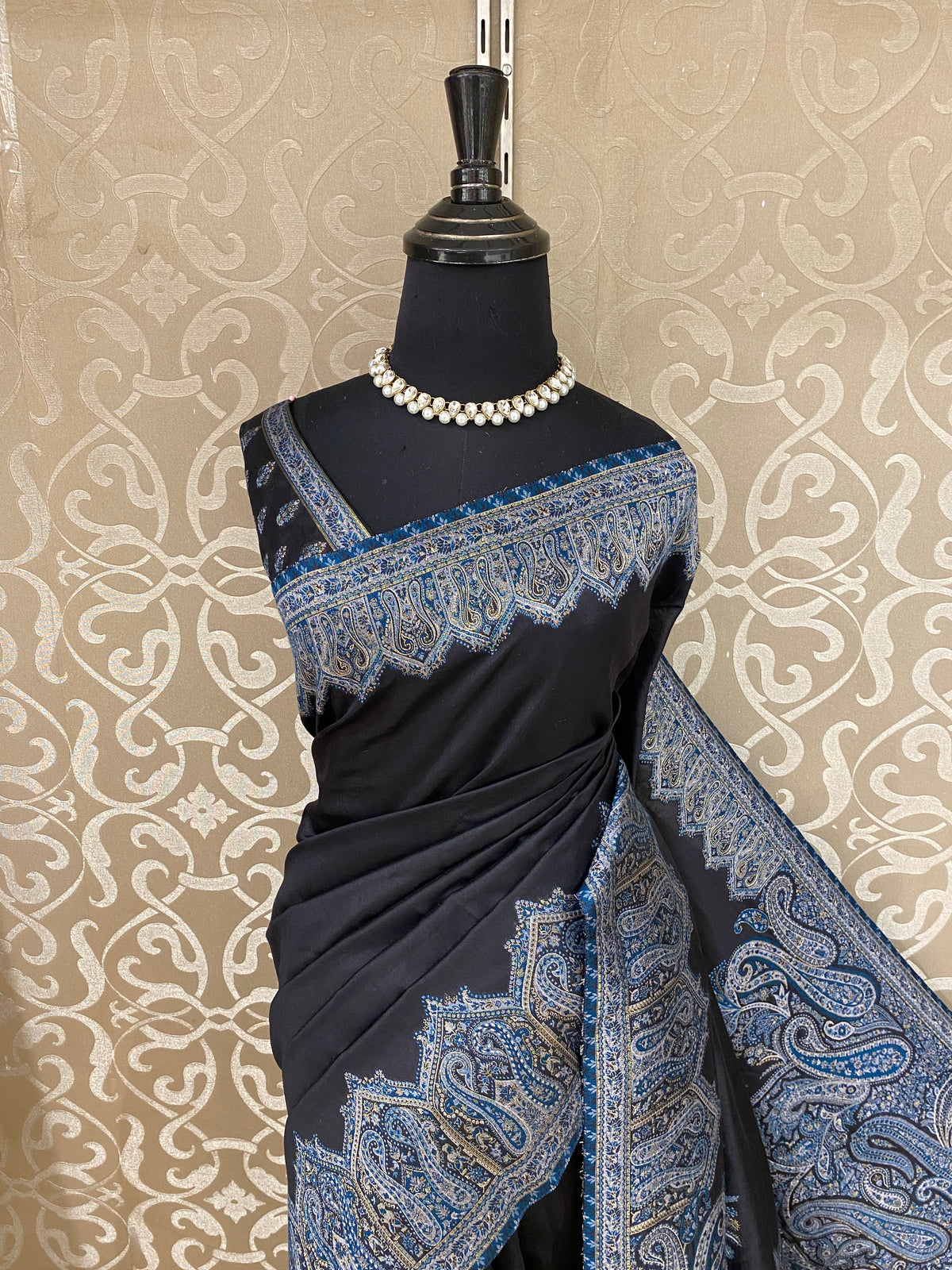 Black Pure Kani Handloom Silk Saree With Unstiched Jamewar Woven Blouse