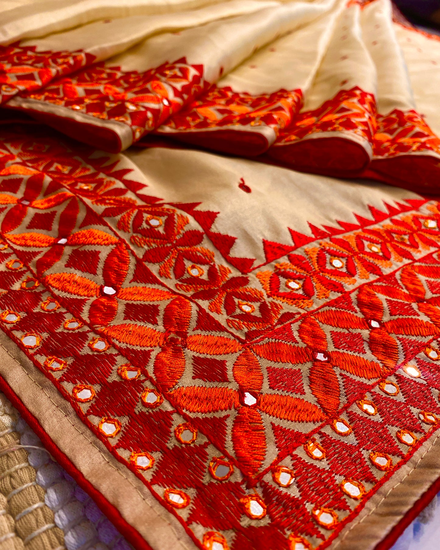 Off-White Semi Munga Silk Cross Stitch Embroidery Work Saree, With Unstiched Blouse