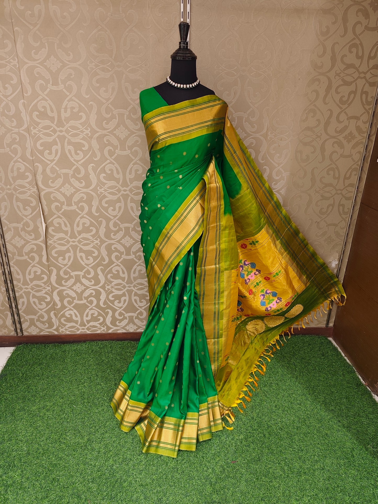 Parrot Green Gadwal Silk Sarees With Unstiched Blouse