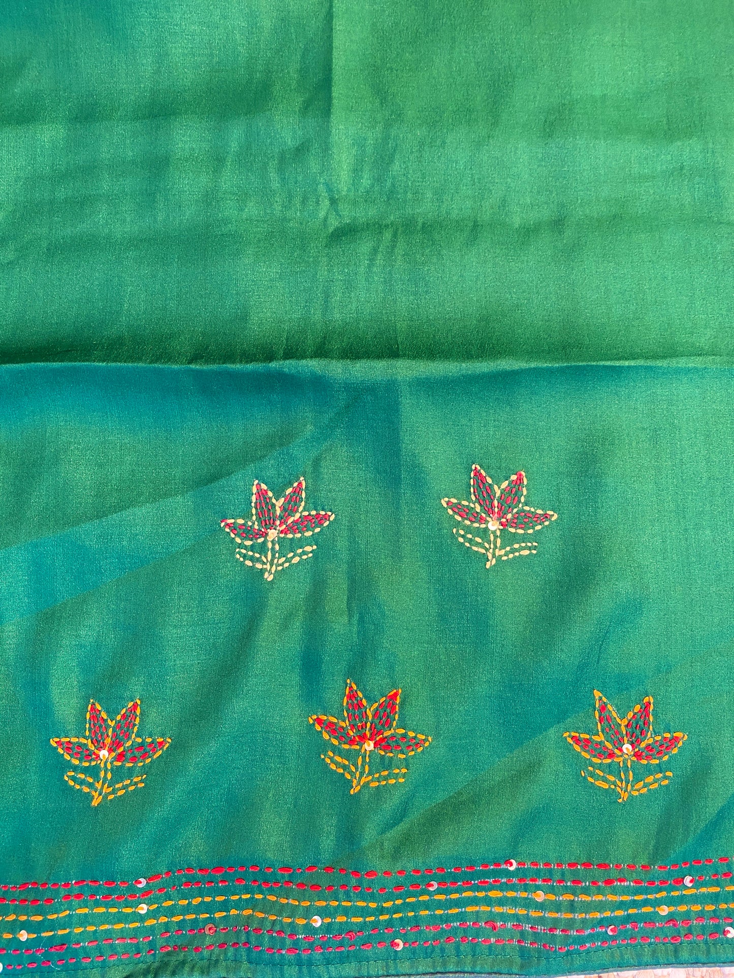 Deep Green Semi Munga Silk French Knot Hand Embroidery Work Saree, With Unstiched Blouse