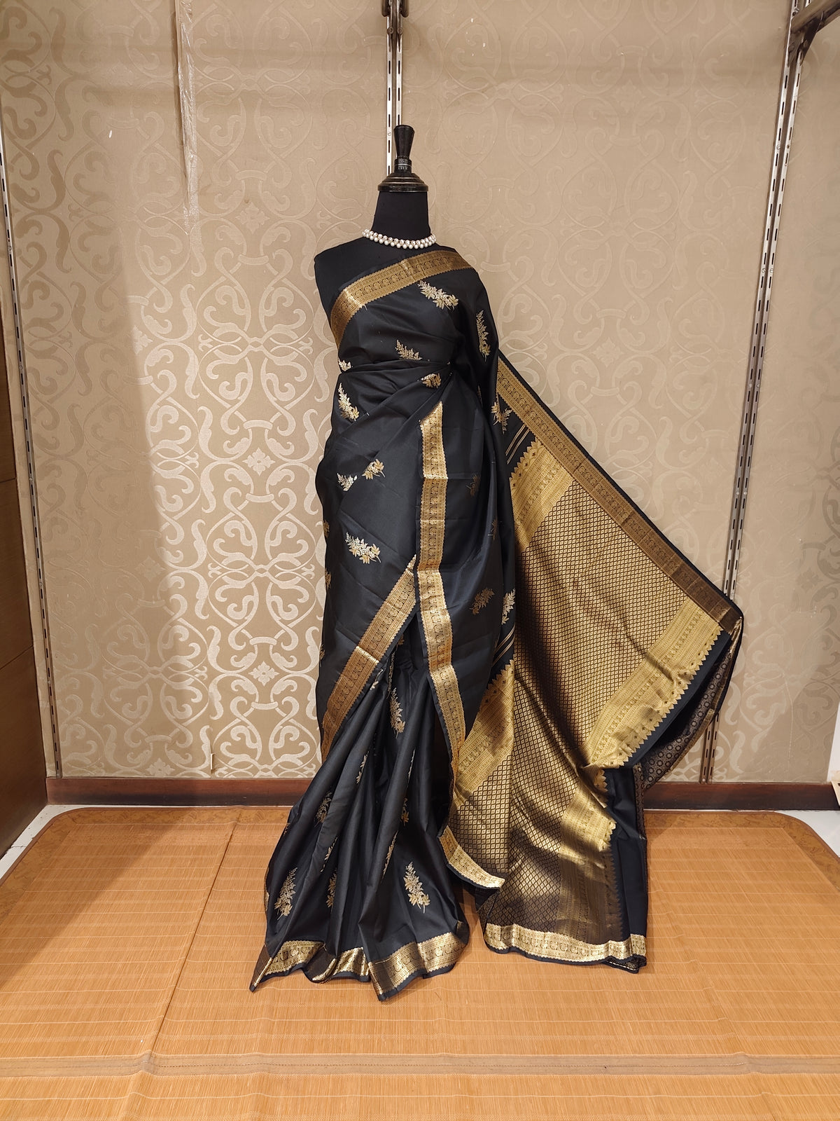 Black Pure Kanjeevaram Silk Saree, With Unstiched Blouse