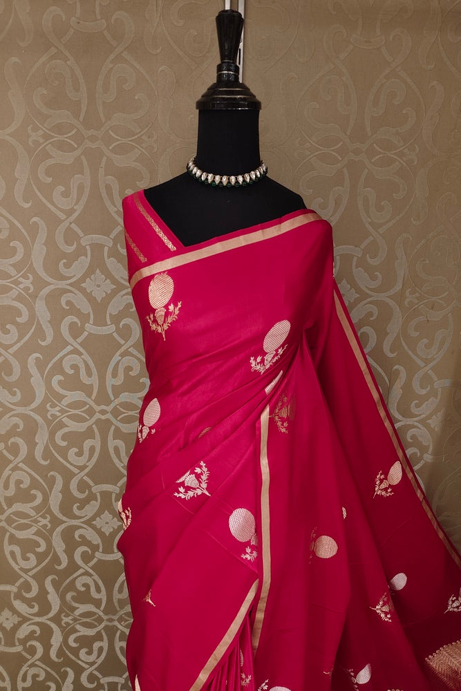 Magenta Mashru Silk Banarasi Handloom Saree, With Unstiched Blouse