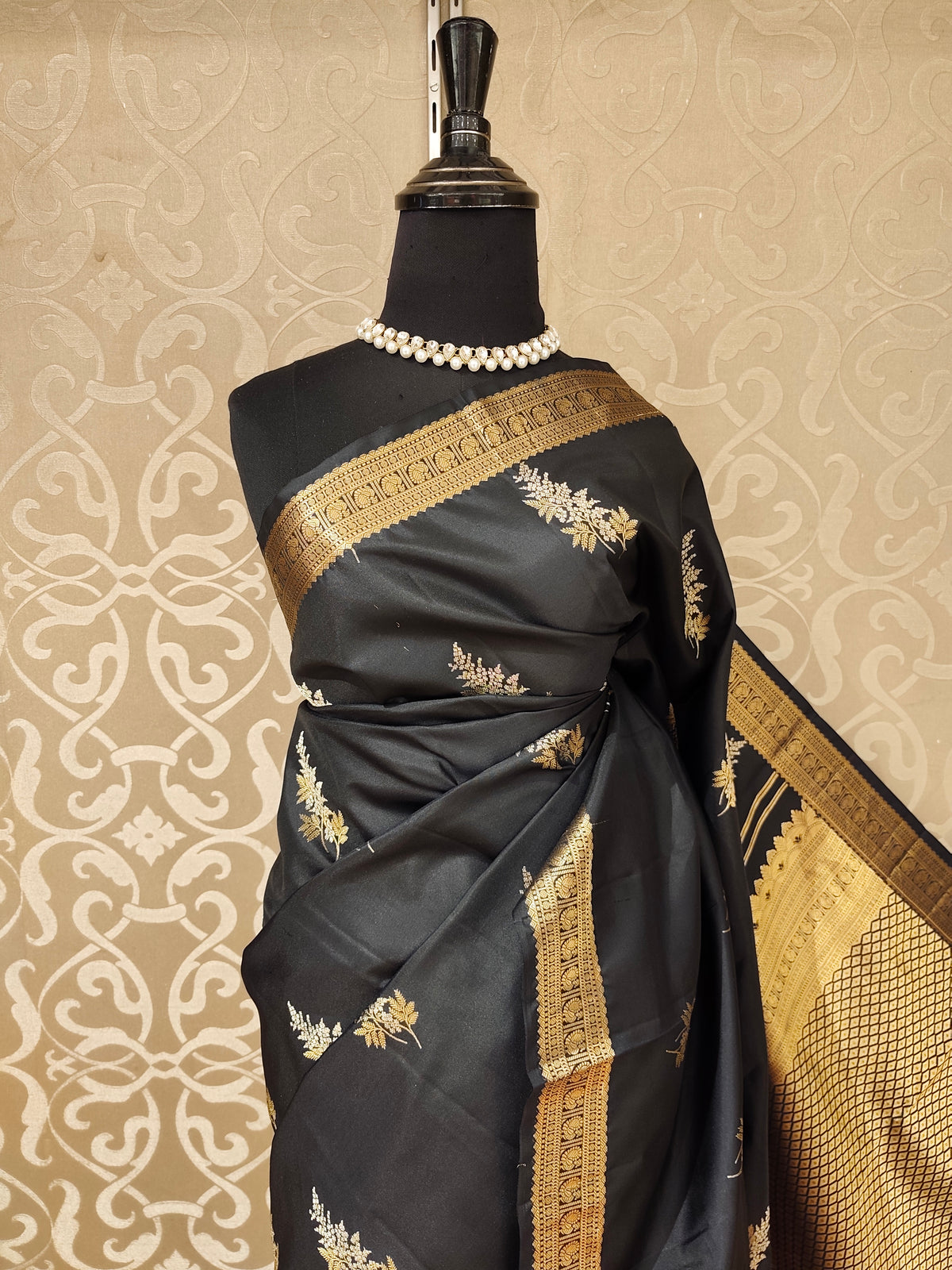 Black Pure Kanjeevaram Silk Saree, With Unstiched Blouse