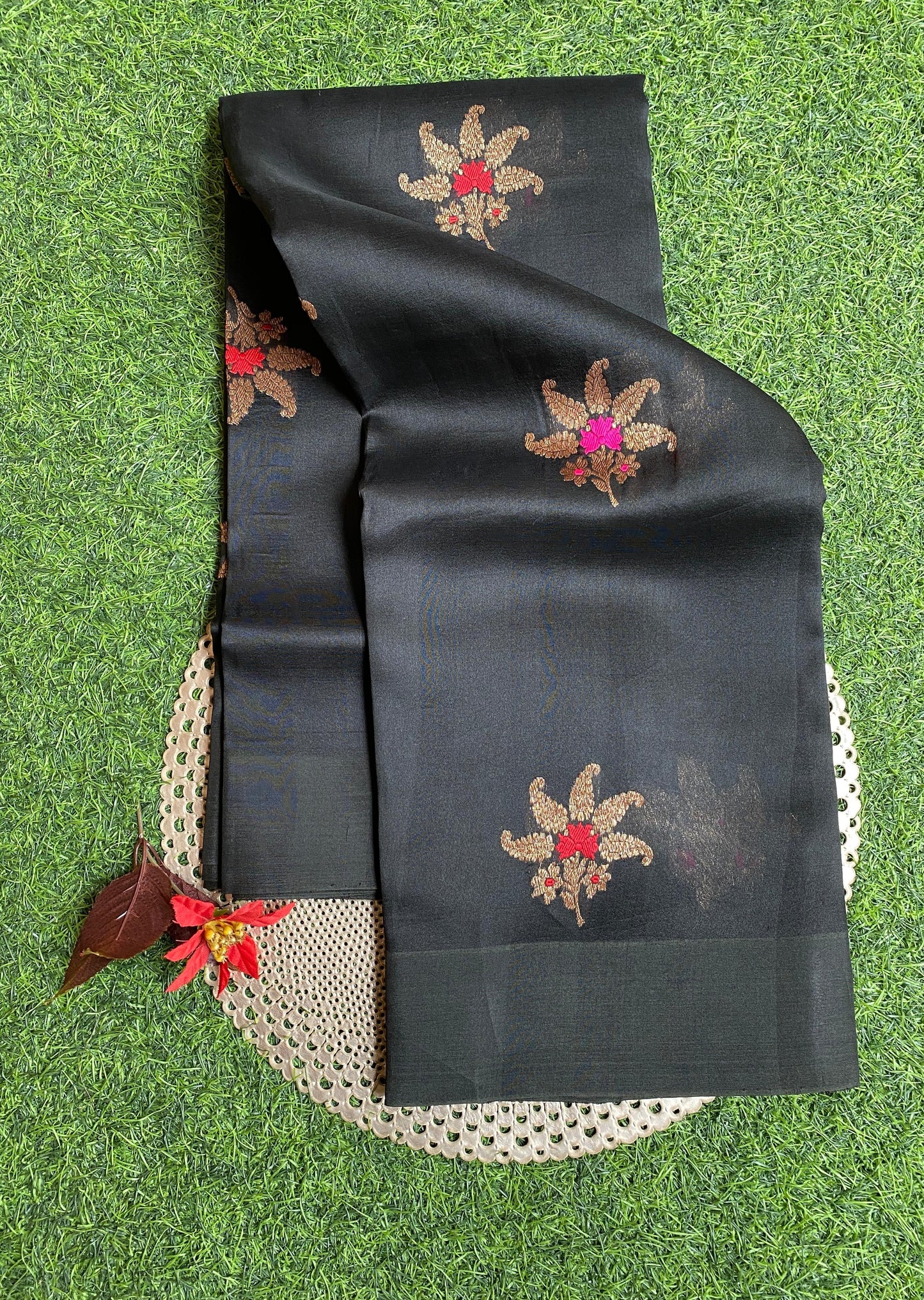 Black Kora Banarasi Silk Saree, With Unstiched Blouse