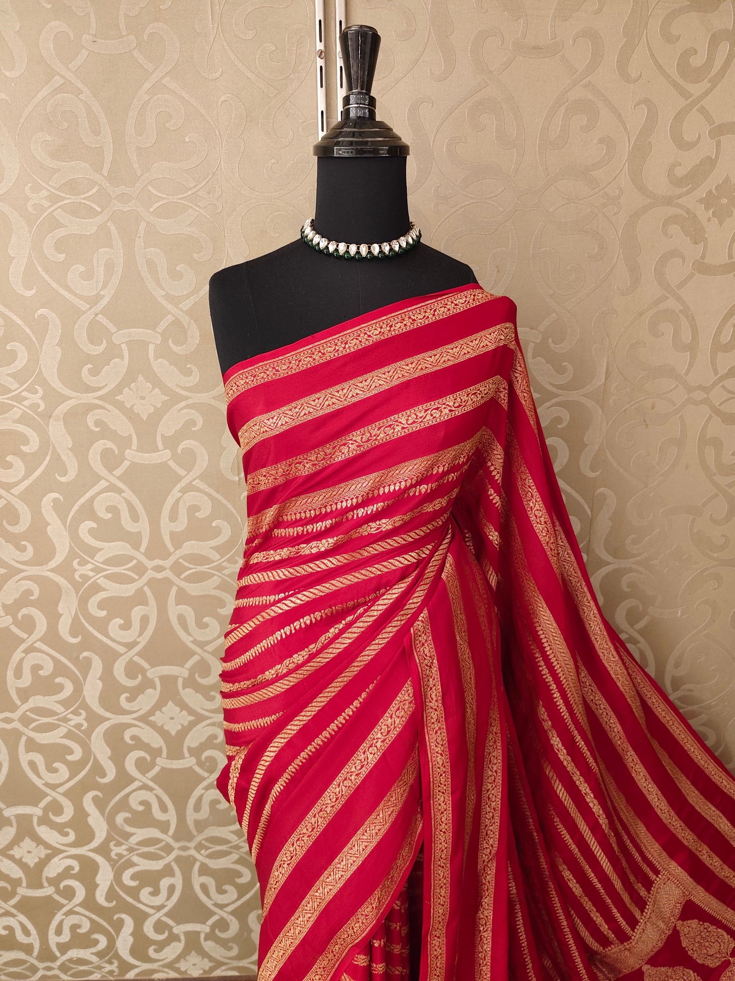 Red Mysore Crepe Silk Banarasi Saree, With Unstiched Blouse