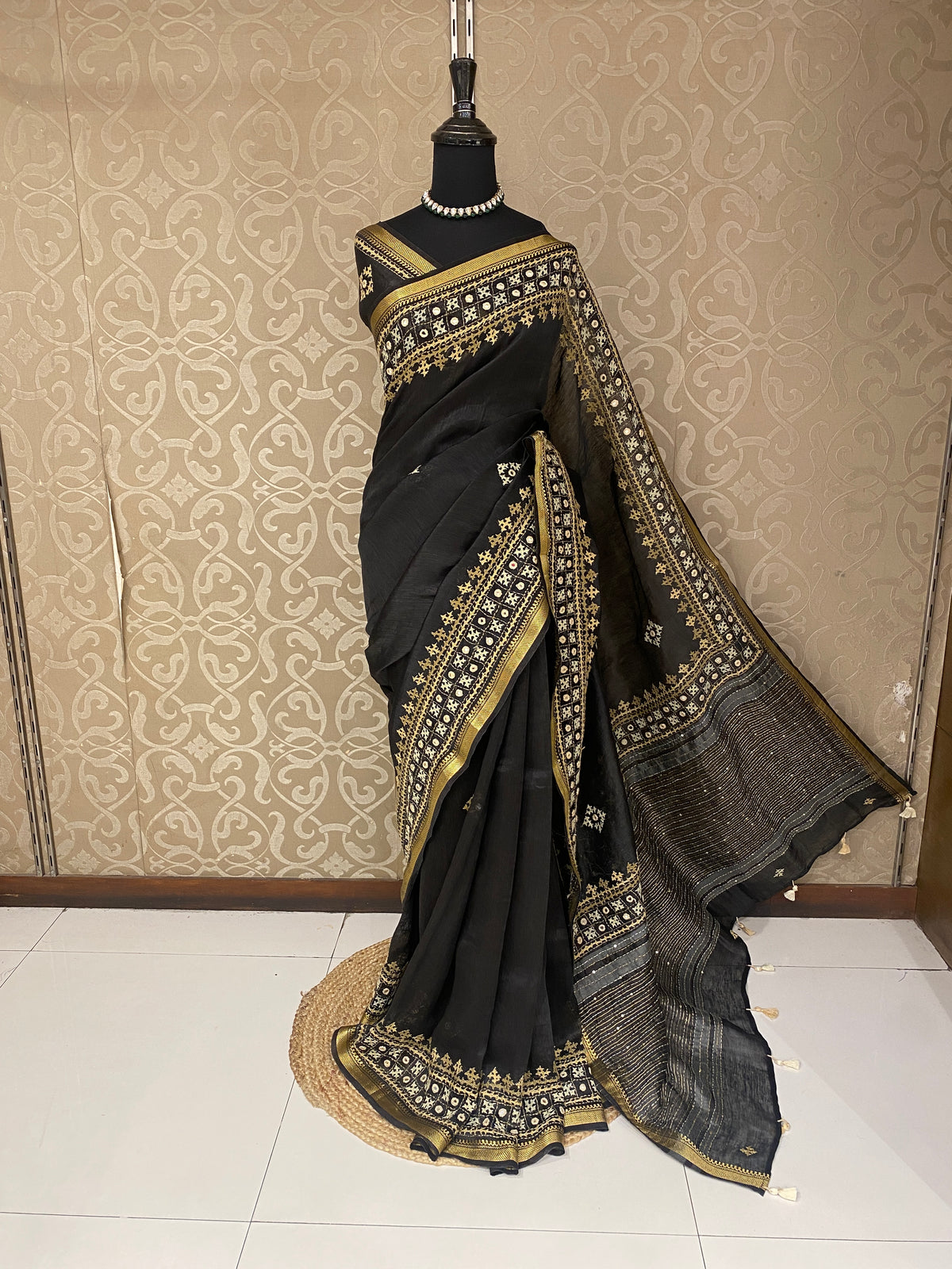 Black Linen Silk Saree Hand Embroidered Work, With Unstiched Blouse