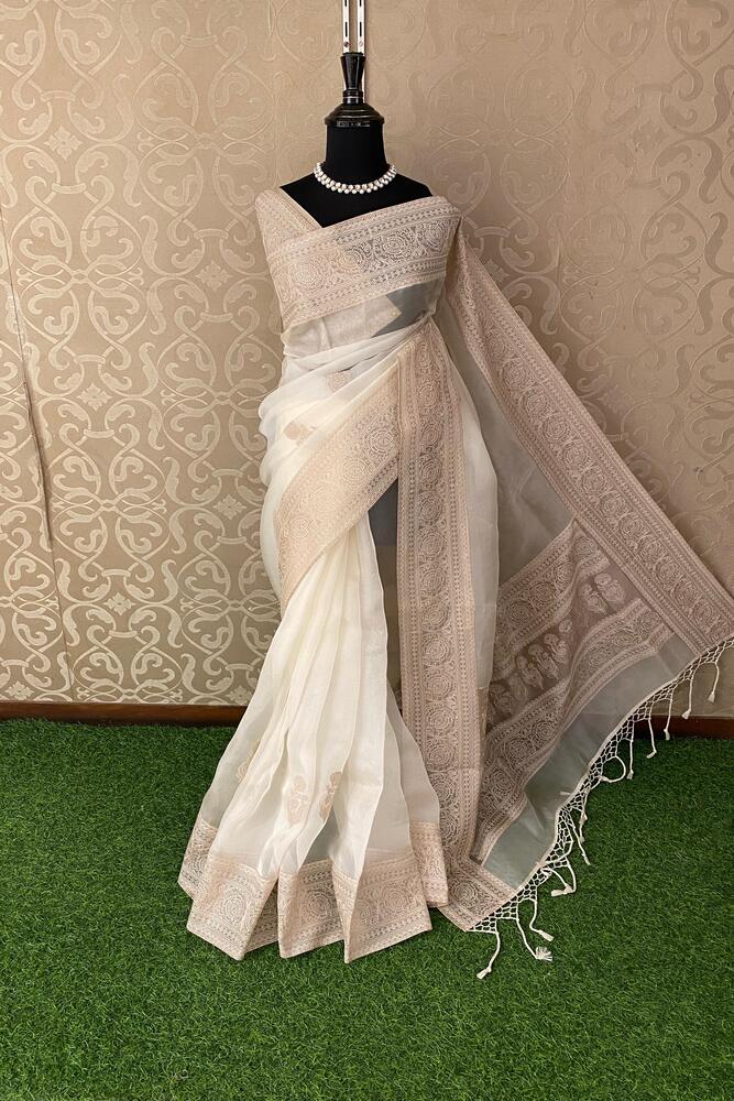 Off-White Organza Saree With Applique Work, With Unstiched Blouse