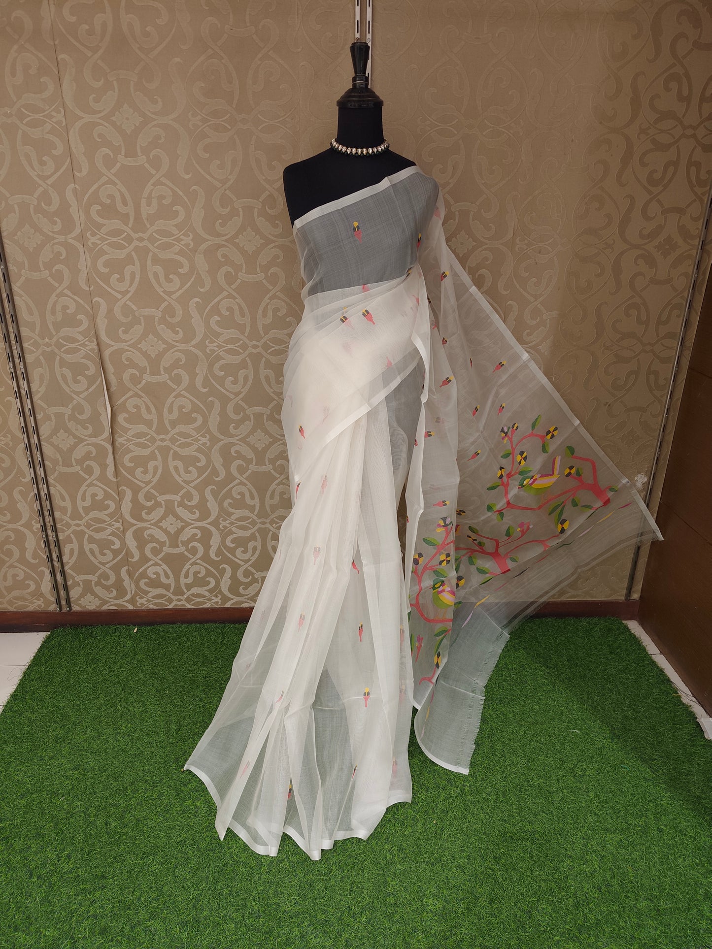 White Muslin Dhakai  Saree, Without Blouse