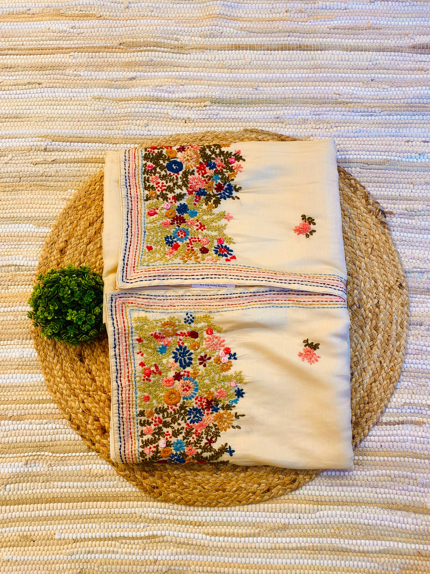 Off-White Semi Munga Silk French Knot Hand Embroidery Work Saree, With Unstiched Blouse