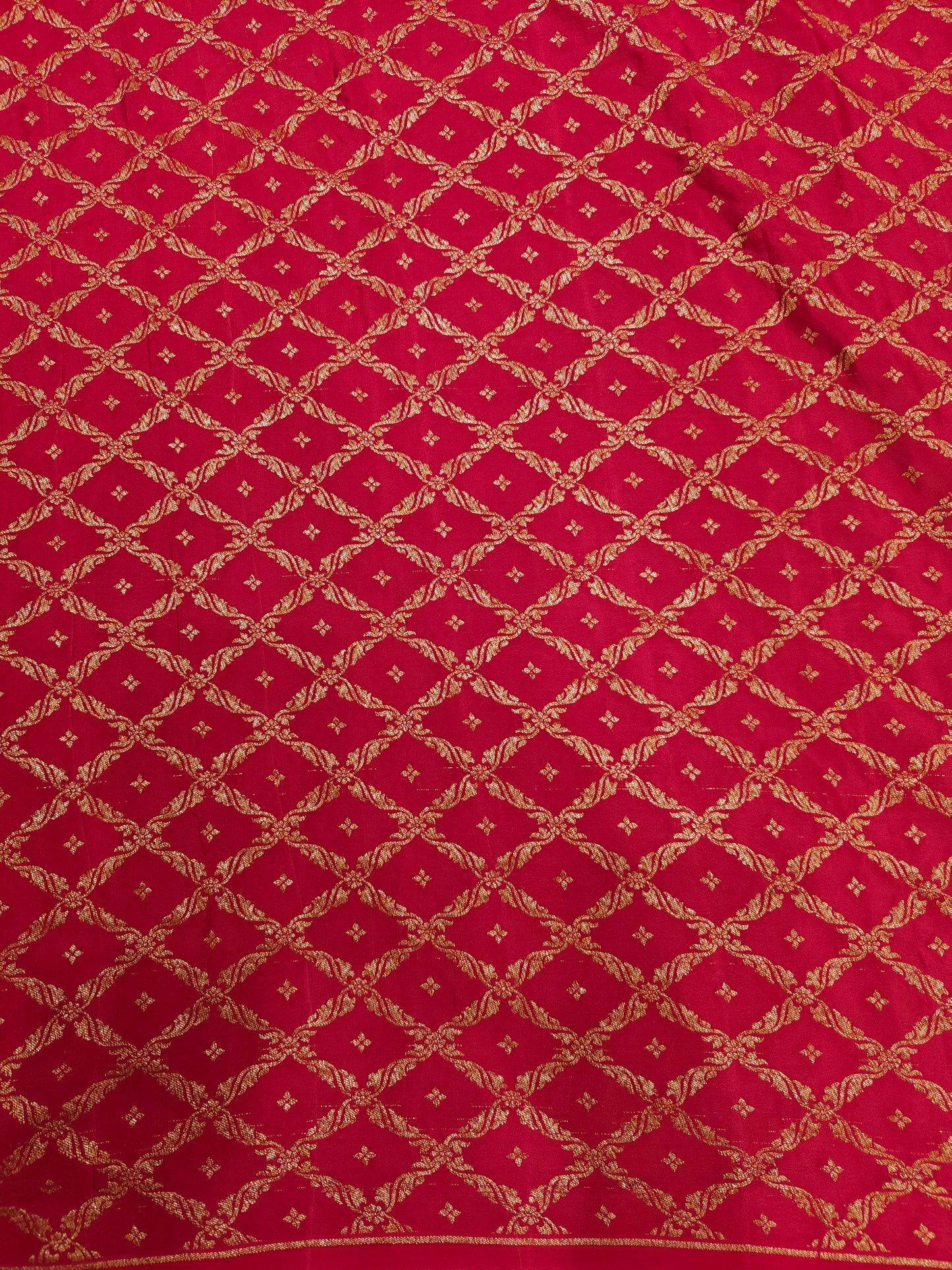 Red Mysore Crepe Silk Banarasi Saree, With Unstiched Blouse