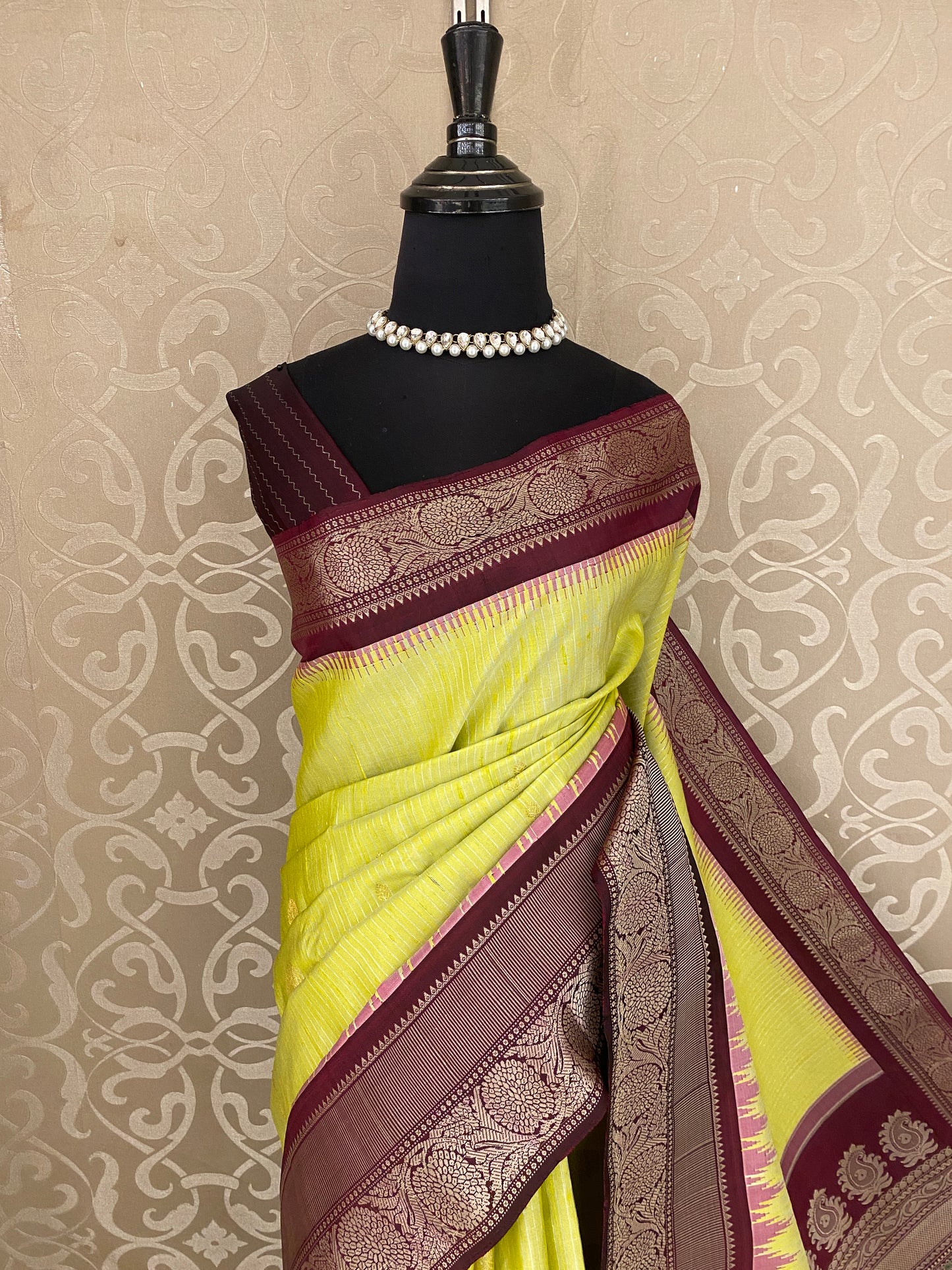 Lime Green Gadwal Silk Sarees With Unstiched Blouse
