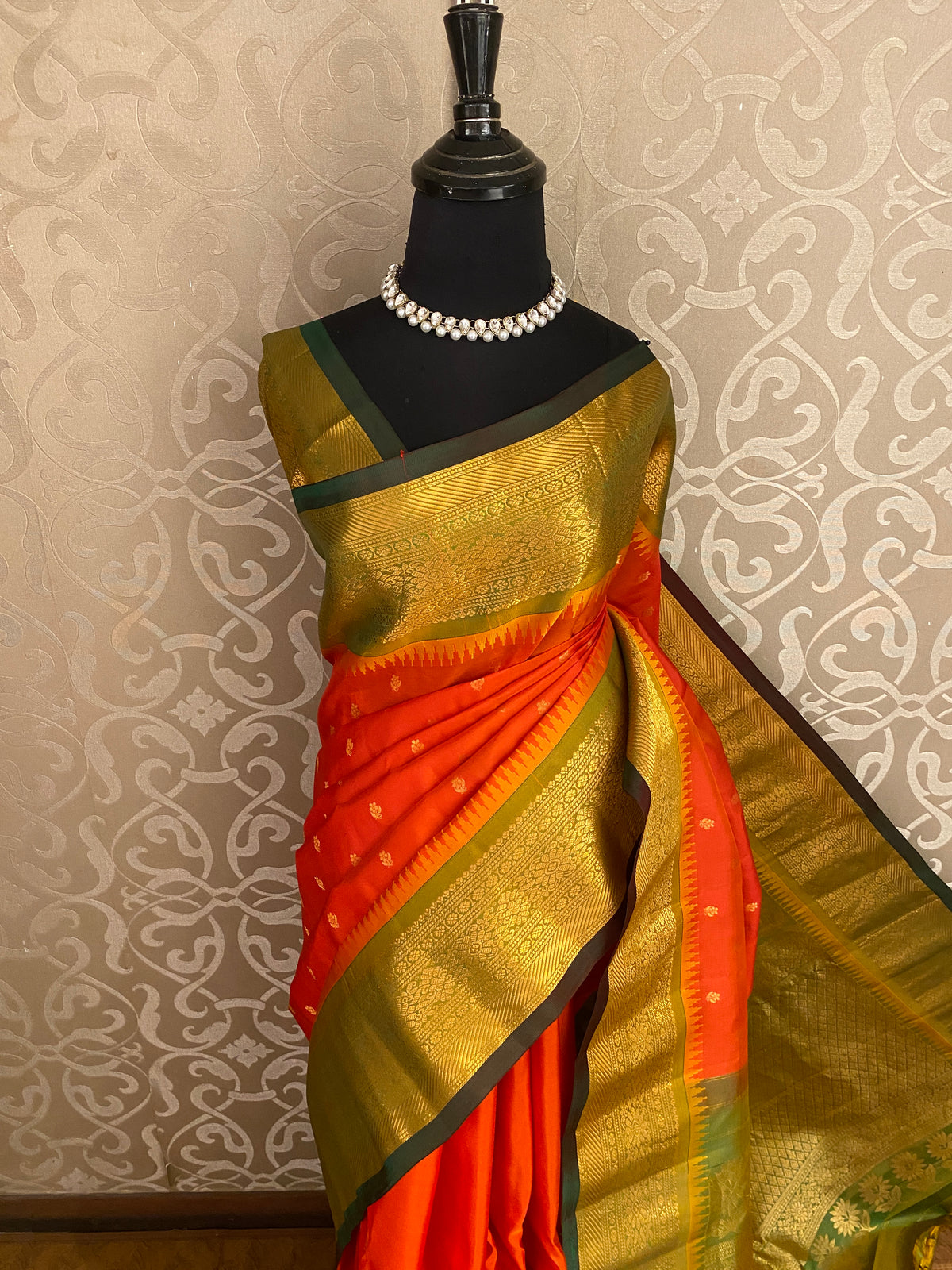 Red Gadwal Silk Sarees With Unstiched Blouse