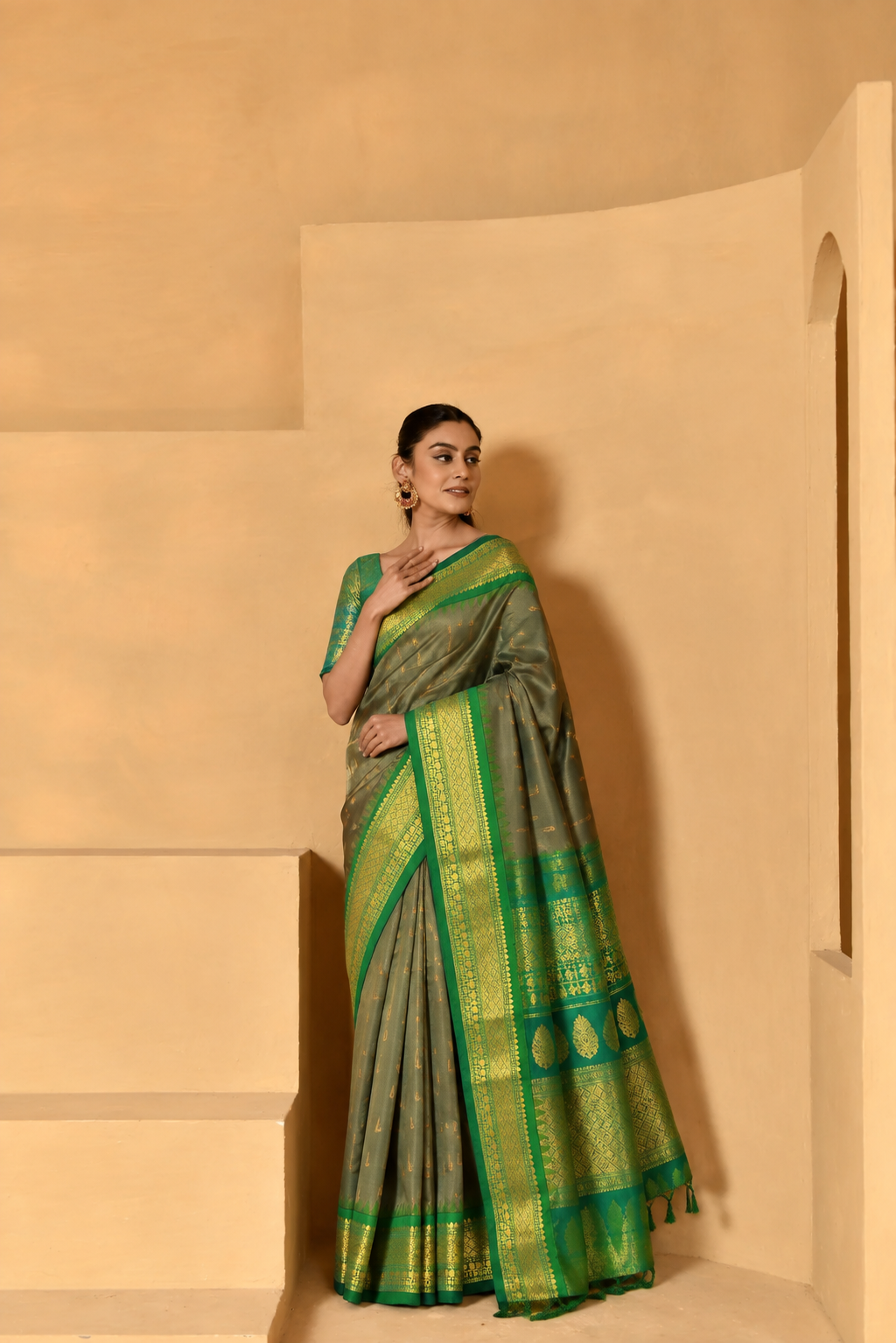 Dusty Grey Gadwal Silk Sarees With Unstiched Blouse