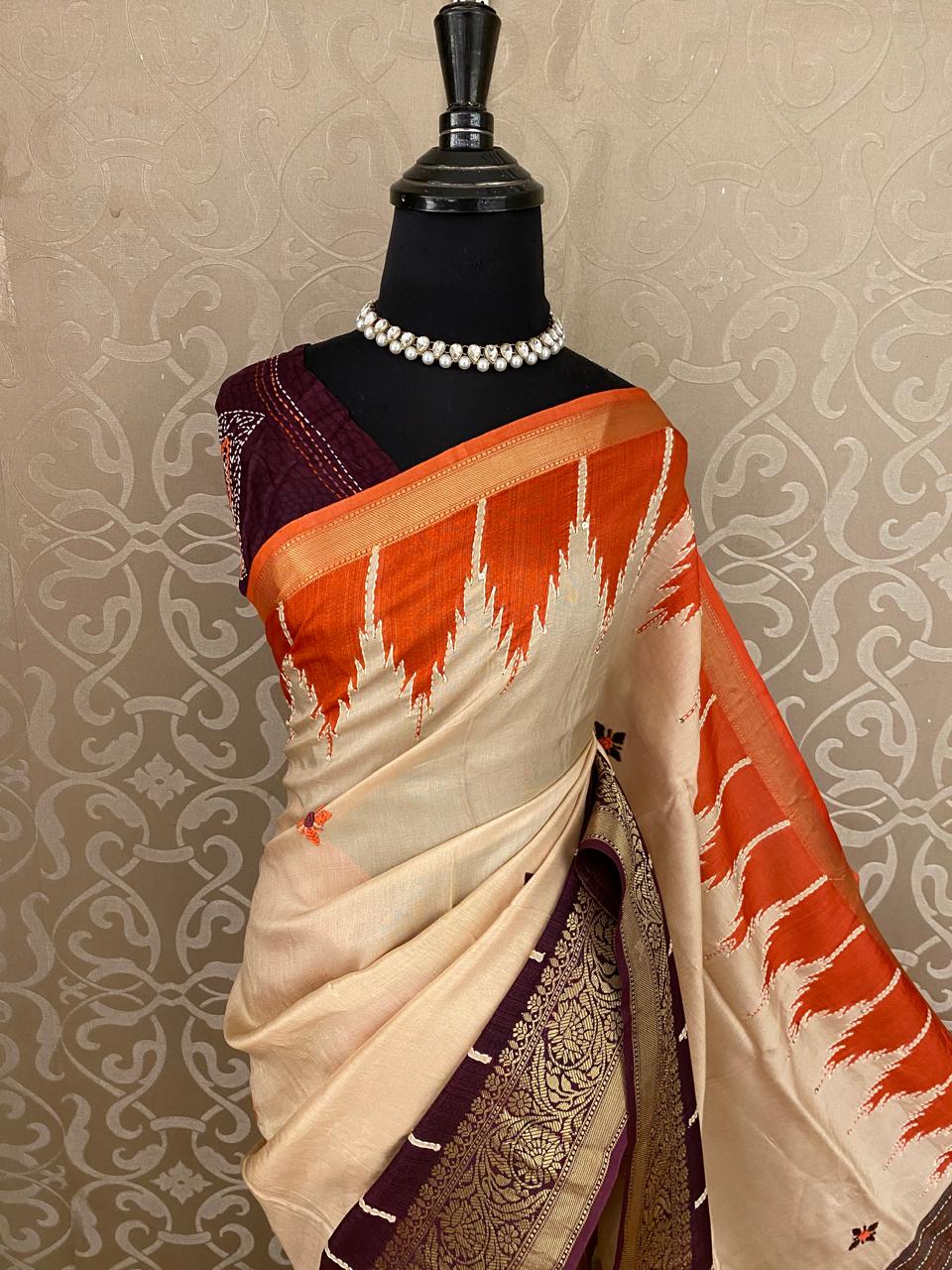 Off-White Munga Silk Saree With Hand Embroidery Work, With Unstiched Blouse