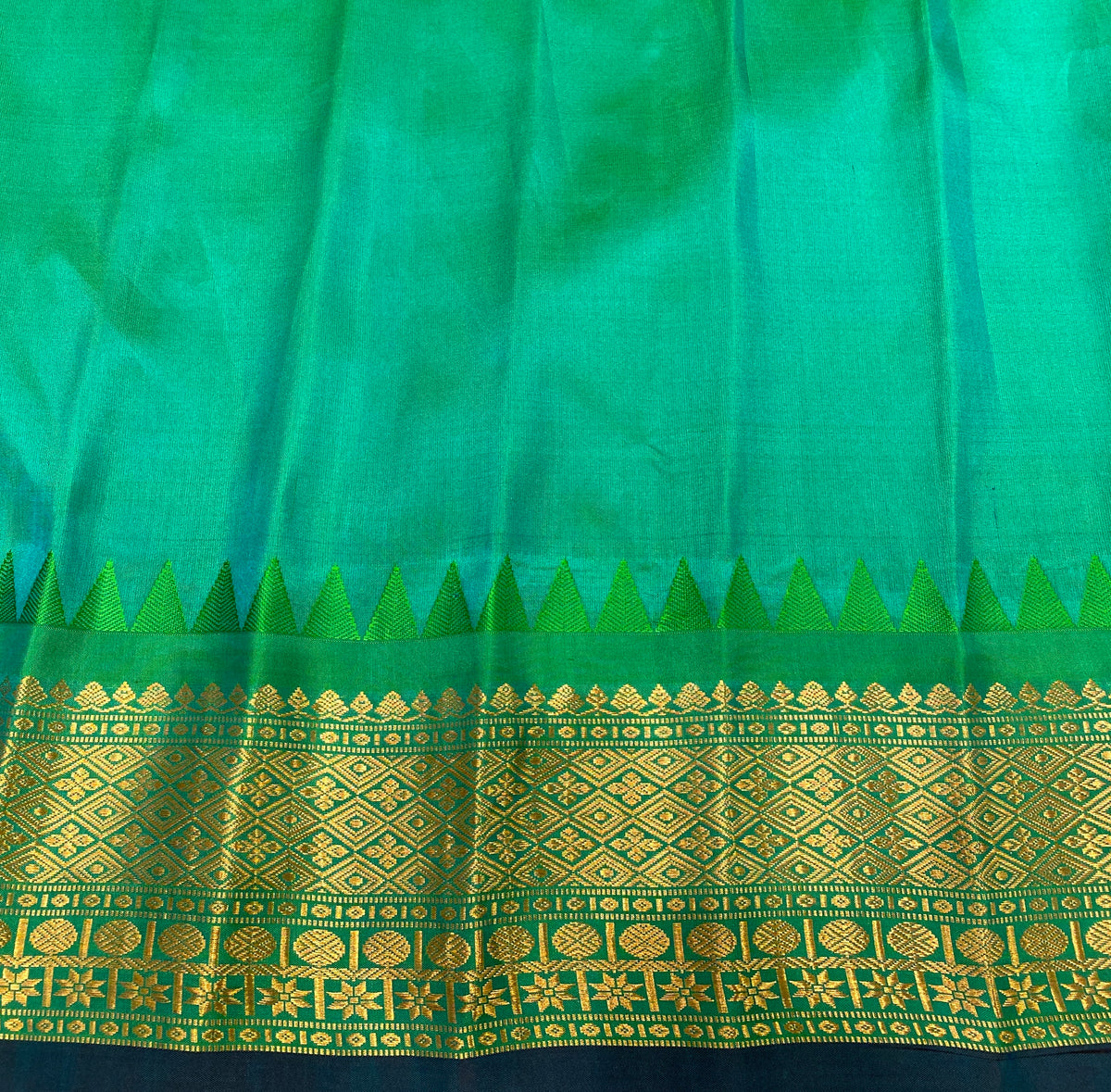 Dusty Grey Gadwal Silk Sarees With Unstiched Blouse