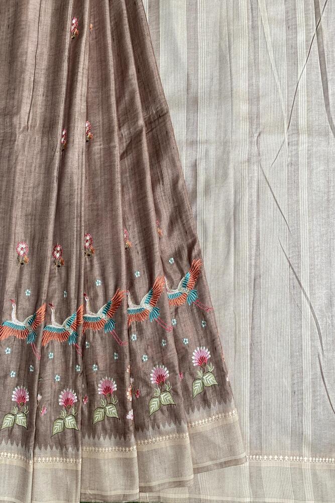 Grey Tussar Cotton Resham Work Saree, With Unstiched Blouse