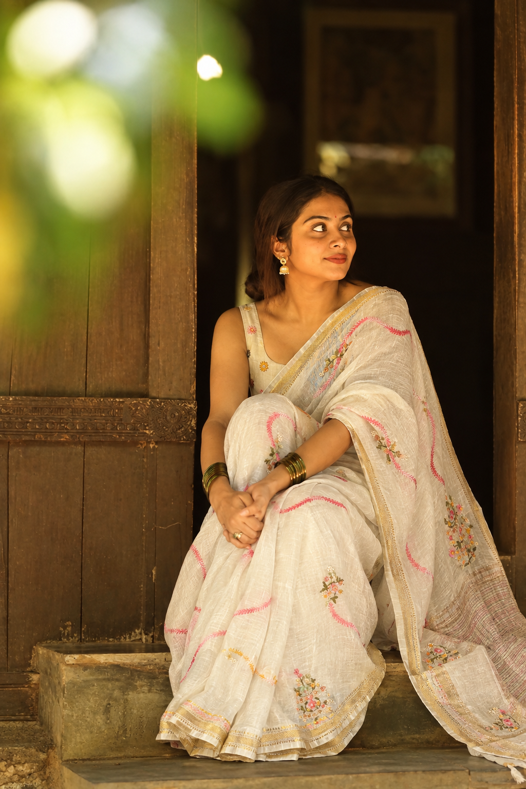 Off-White Linen Silk Saree Hand Embroidered Work, With Unstiched Blouse