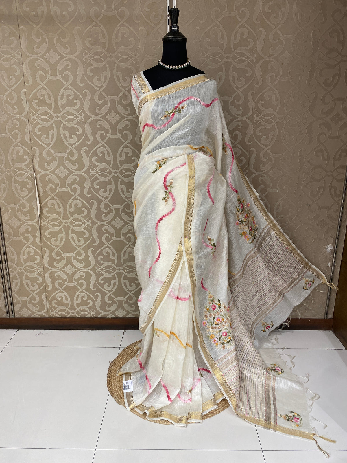 Off-White Linen Silk Saree Hand Embroidered Work, With Unstiched Blouse
