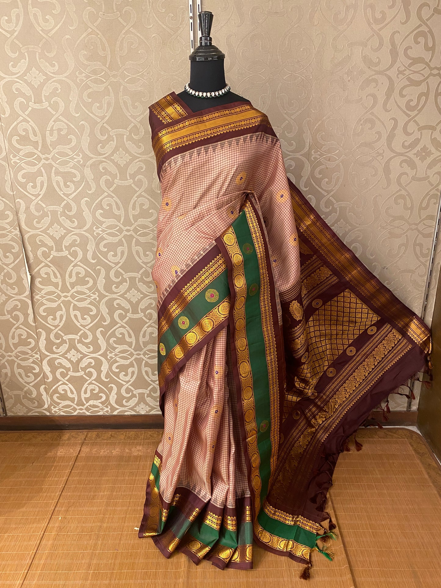 Light Peach Gadwal Silk Sarees With Unstiched Blouse