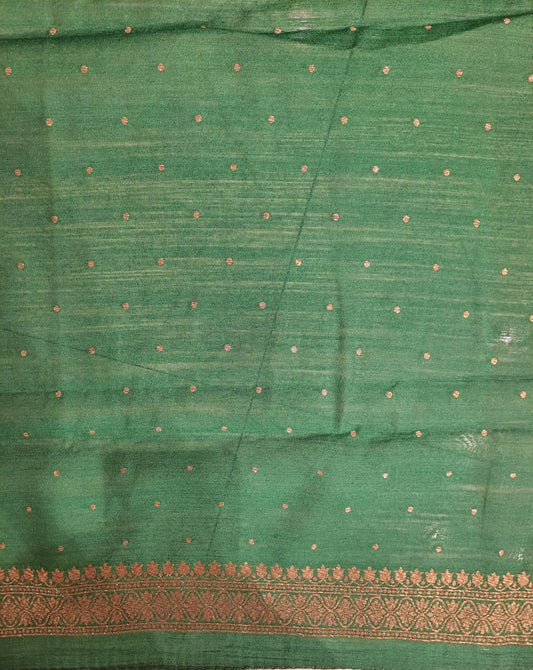 Orange Munga Banarasi Silk Saree with intricate gold zari work and matching unstiched blouse, traditional Indian attire by Saarang Sarees.