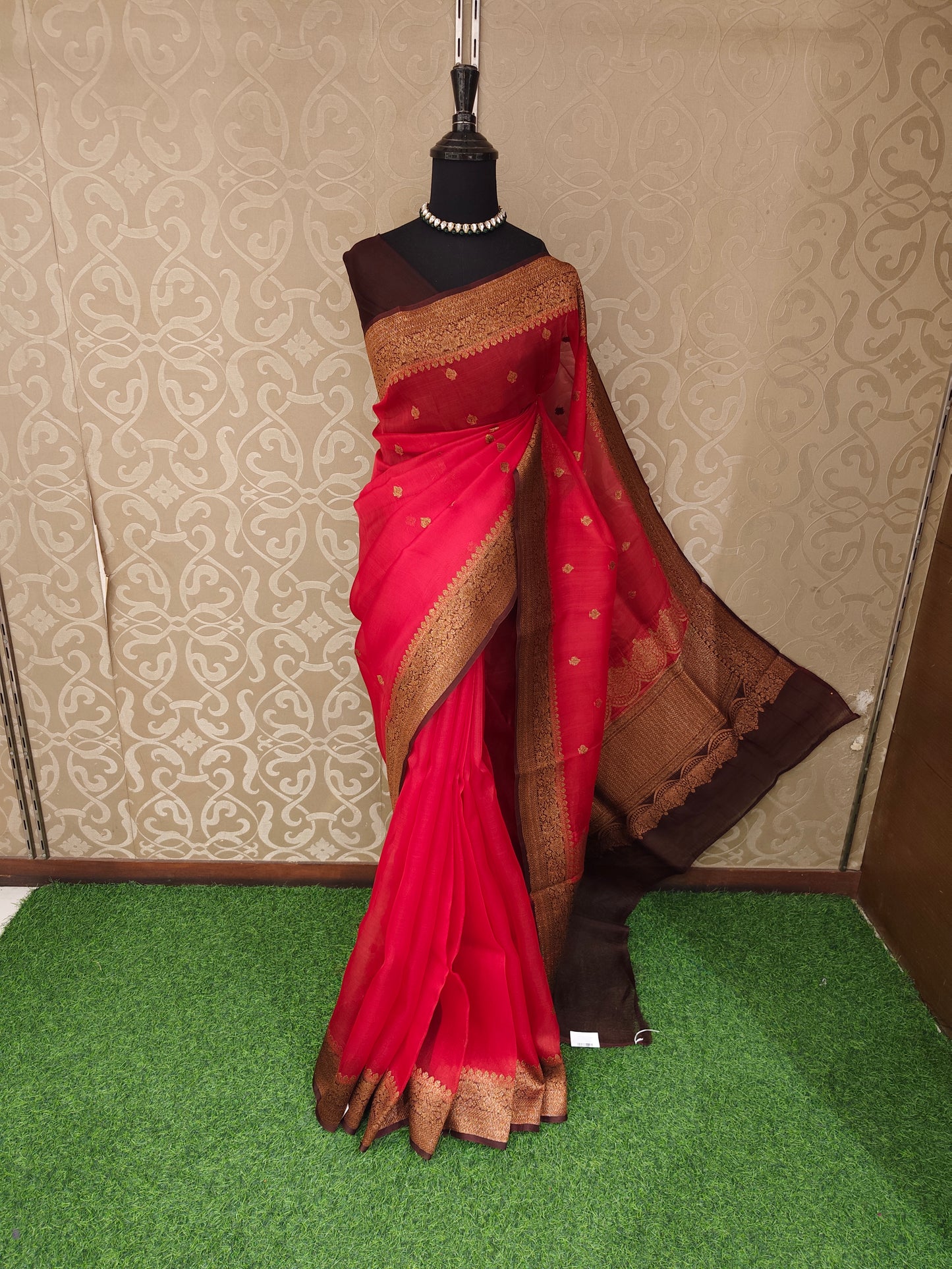 Black Kora Banarasi Silk Saree, With Unstiched Blouse