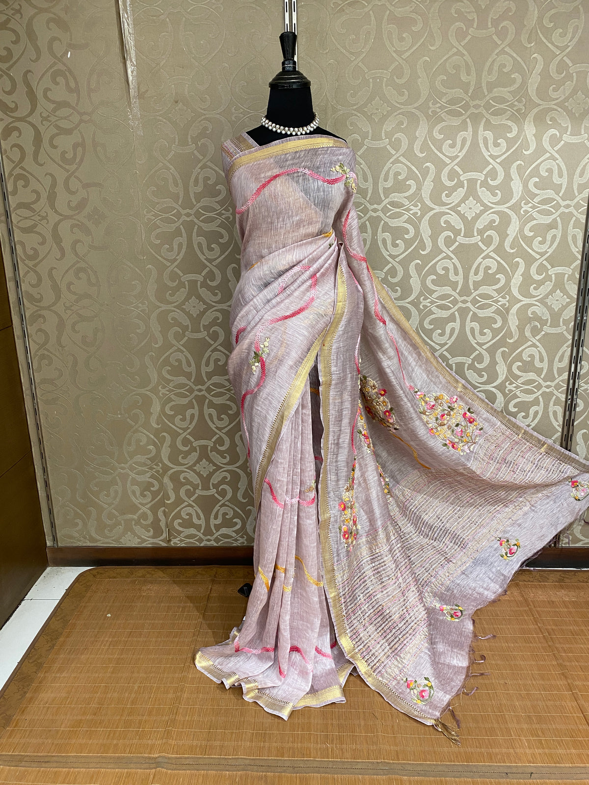 Mauve Linen Silk Saree Hand Embroidered Work, With Unstiched Blouse