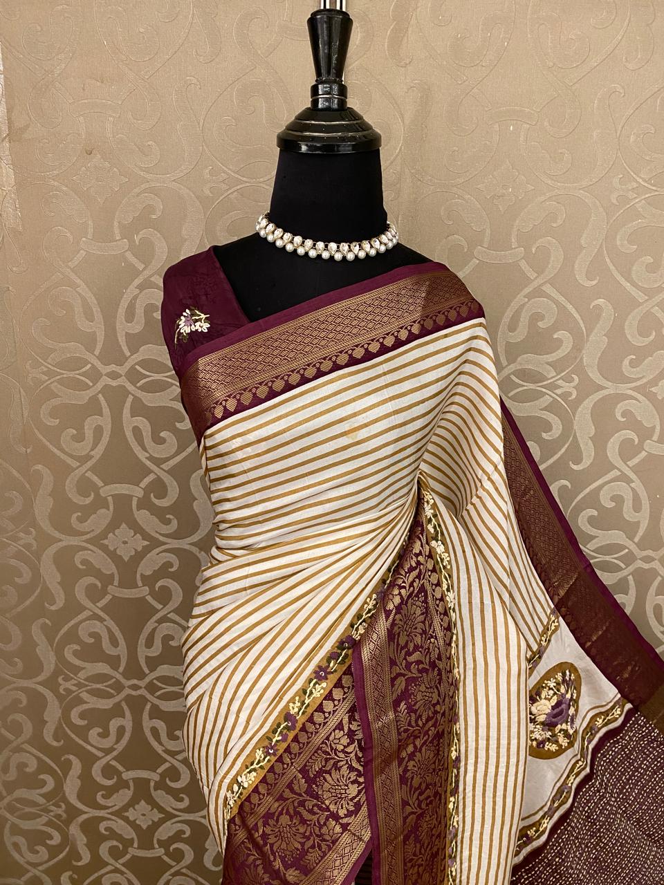 Off-White Munga Silk Saree With Hand Embroidery Work, With Unstiched Blouse