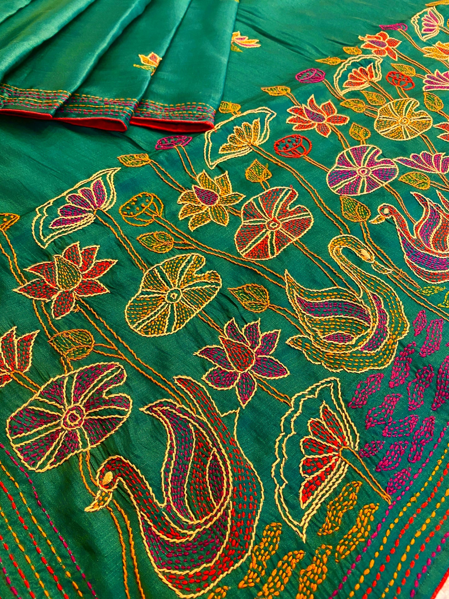 Deep Green Semi Munga Silk French Knot Hand Embroidery Work Saree, With Unstiched Blouse