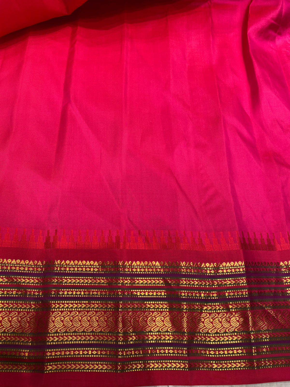 Off-White Gadwal Silk Sarees With Unstiched Blouse