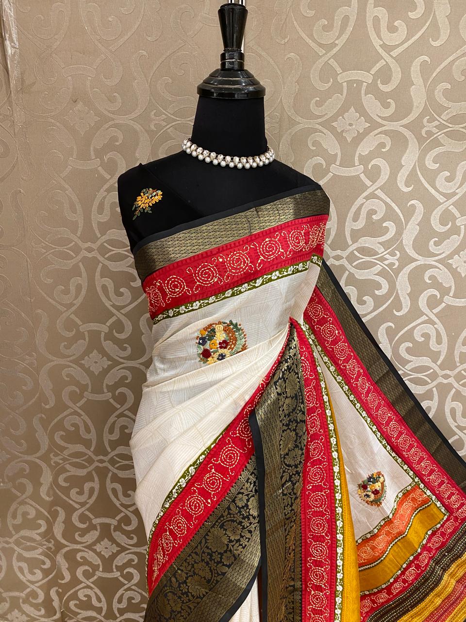 Off-White Munga Silk Saree With Hand Embroidery Work, With Unstiched Blouse