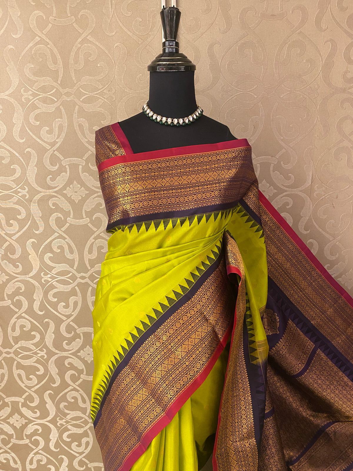 Lime Green Gadwal Silk Sarees With Unstiched Blouse